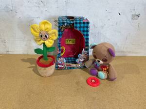 lot 585 image: LOT OF 2 Kid Toys