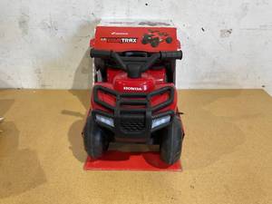 lot 600 image: 6V Honda Four Trax, Battery Powered Ride on