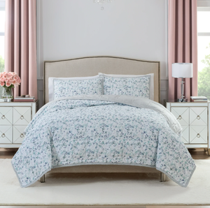 lot 579 image: 3PCS FullQueen Paris Hilton Camille Lilac Quilt Set