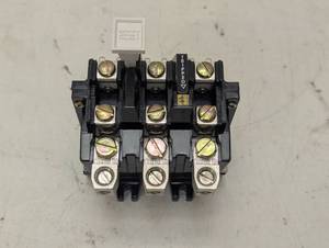 lot 30 image: Allen-Bradley Overload Relay - NEMA A600 - 40185-800-01