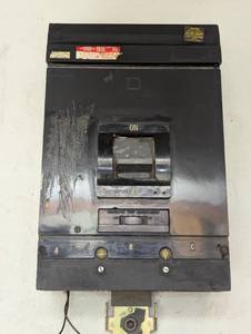 Square D Type MA 3 Pole Circuit Breaker - 600/250