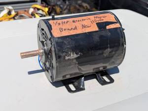 lot 93 image: 13 HP Electric Motor - 110 Volt with Mounting Bracket