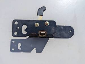 lot 69 image: Right Door Lock Assembly - Lovol - TS06451014017