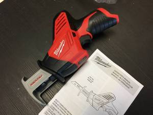 lot 102 image: Brand New Milwaukee M12 Cordless Hackzall - Tool Only