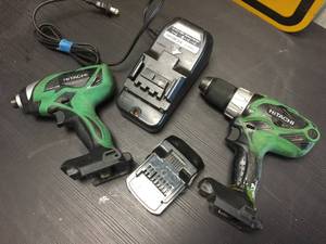 lot 106 image: Hitachi 18B Cordless Impact & Drill Driver Set