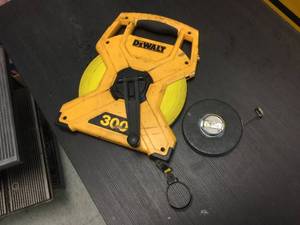 lot 113 image: Dewalt & Lufkin Reel Measures 300 - 100 - Good