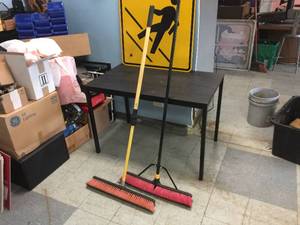 lot 141 image: 2 Push Brooms 24