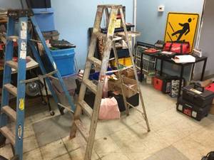 lot 151 image: Werner Saf-T-Master 366 Aluminum 6 Ladder