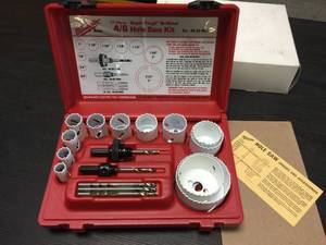lot 170 image: Like New Milwaukee - Heavy Duty Hole Saw Kit