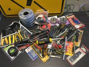 lot 187 image: Variety Handy Tools - Many Like New