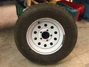 lot 196 image: Goodyear Trailer TireWheel 18580R13 - Nice