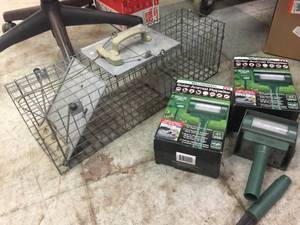 lot 197 image: Havahart Live Trap 7 x 7 x 24 & Solar Animal Repellers