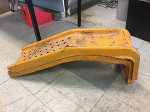 lot 204 image: Pair Car Ramps