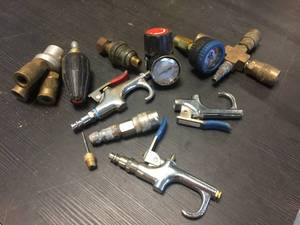 lot 228 image: Pneumatic Air Tool Accessories