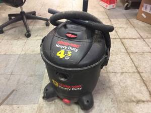 lot 237 image: Shop Vac 12 Gallon Heavy Duty 4.5 HP - Works