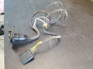 lot 270 image: HOPPY 6-Pin to Flat 4 Trailer Light Adapter