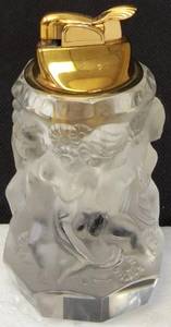 lot 7 image: Vintage Frosted Glass Cherub Table Lighter (View Photos)