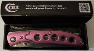 lot 18 image: Colt Pink Pocket Knife - CT642