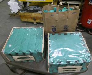lot 14 image: 2 packages of foam interlocking blocks