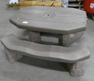 lot 39 image: Kids plastic picnic table in good condition