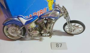 lot 87 image: Toy motorcycle, quite heavy, about 8 inches long