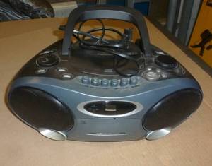 lot 101 image: RadioCDcassette player - tested and working