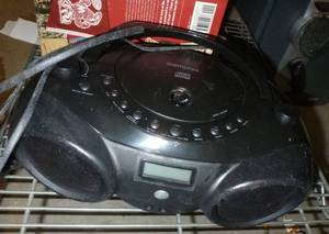 lot 111 image: 3 Radio and CD players
