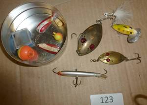 lot 123 image: Vintage Red Eye lures and RedWhite