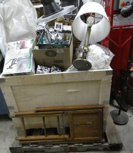 lot 178 image: Crate full of items left behind - includes tv mount, lamps, toaster, hose reel, figurines, sheets, scale