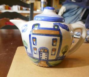 lot 184 image: Unique Collectible M.A. Hadley pottery tea pot