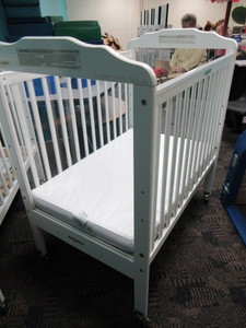 ANGELES, CLEAR VIEW, SAFETY SIDE, EVACUATION CRIB WITH MATTRESS