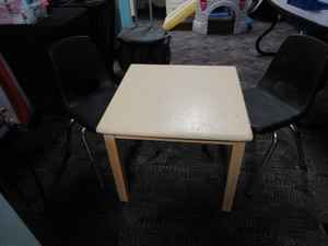 lot 610 image: KIDDIE TABLE WITH CHAIRS