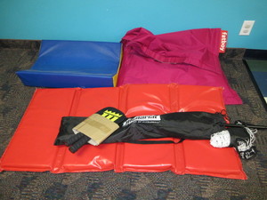 MONARCH PICKLEBALL SET AND ASSORTED MATS
