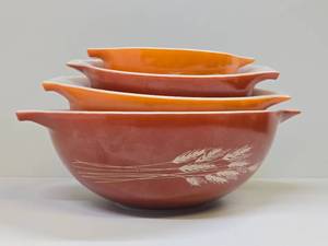 lot 54 image: Set of 4 Vintage PYREX Glass Nesting Bowls - Autumn Harvest