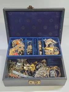 lot 63 image: Vintage Jewelry Box Full of SIGNED Vintage Costume etc Jewelry