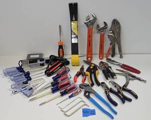 lot 77 image: Excellent Lot of Brand New & Like-New Hand Tools