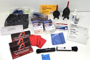 lot 80 image: Excellent Estate lot of Quality higher End Camera Cleaning Supplies