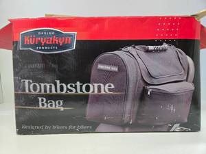 lot 91 image: Like-New or Brand New Kuryakyn Tombstone Motorcycle or Bike Bag Set