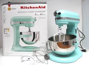 lot 159 image: Like-New Working KITCHENAID Professional 5 Plus Mixer wBox - Turquoise