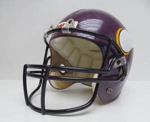 lot 11 image: Realistic MINESOTA VIKINGS Football Helmet #2