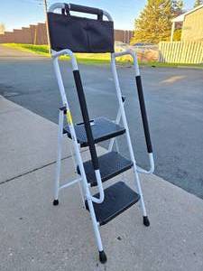 lot 131 image: Like-New or Brand New HB TOWER Folding Stepladder wRailings