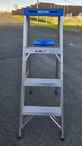 lot 133 image: Like-New or Brand New WERNER 4 Step Ladder
