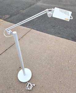 lot 152 image: Nice Looking NADAIR Articulating Arm Floor Lamp