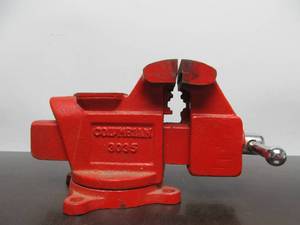 lot 210 image: COLUMBIAN Model 3035 Swivel Bench Vise