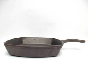 lot 252 image: JONES DAIRY FARM Cast Iron Square Skillet