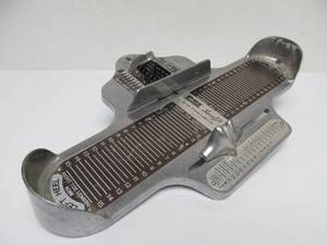 lot 262 image: Vintage Shoe Store SureFit Shoe Size Measuring Tool
