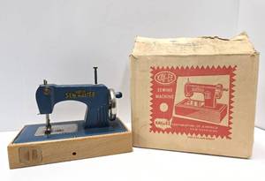 lot 296 image: Nice Condition Vintage KAY an EE Toy Sewing Machine wOriginal Box