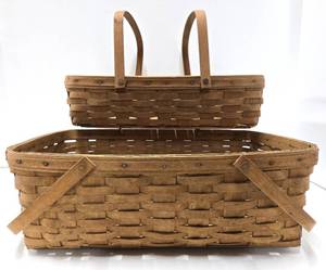 lot 300 image: Pair of Large 18 LONGABERGER Baskets wHandles