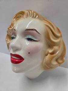 lot 308 image: Vintage 1980s Large Porcelain MARILYN MONROE Bust Sculpture