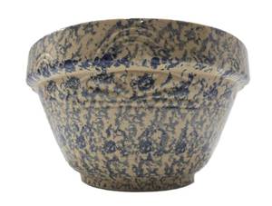 lot 318 image: Large Vintage Robinson Ransbottom Spongeware  Stoneware Mixing Bowl - 14